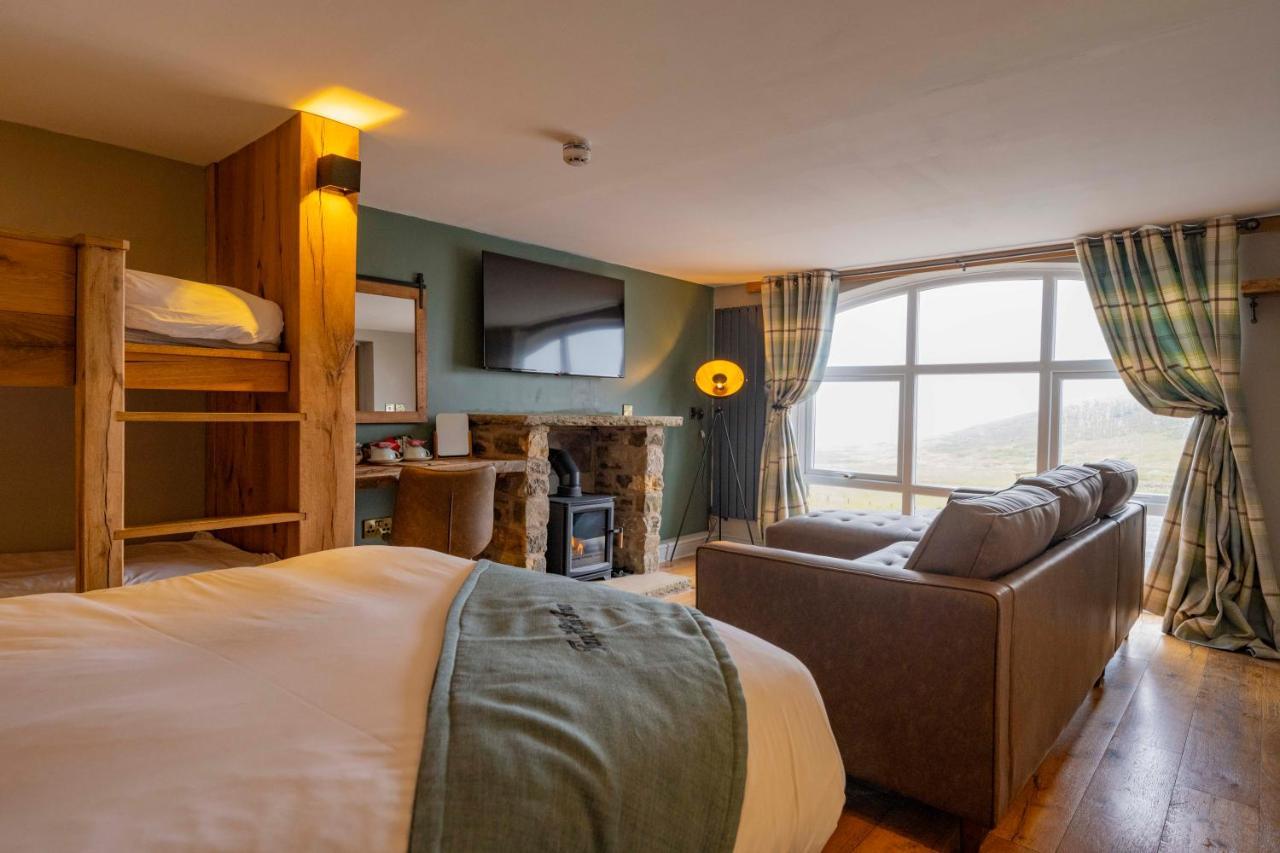 The Tan Hill Inn Keld エクステリア 写真