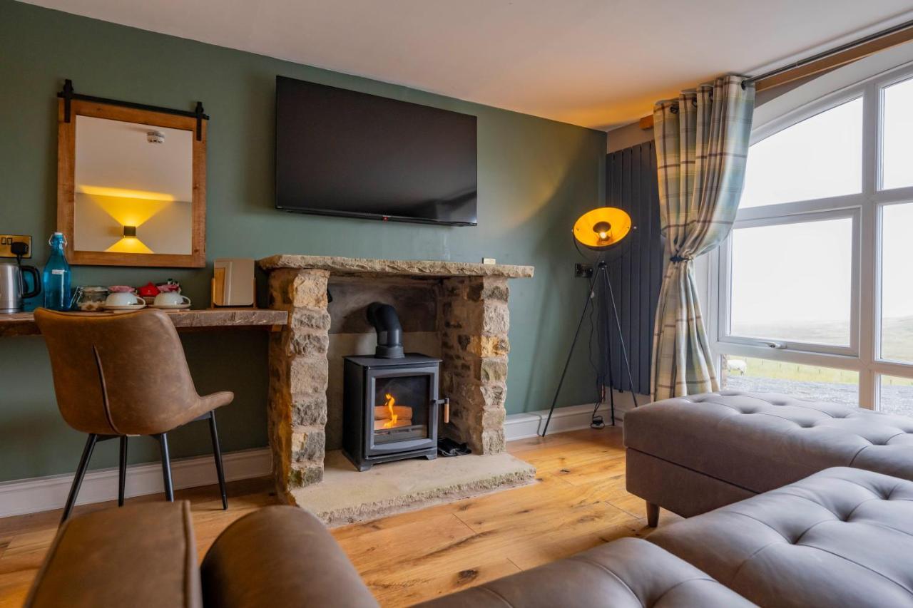 The Tan Hill Inn Keld エクステリア 写真
