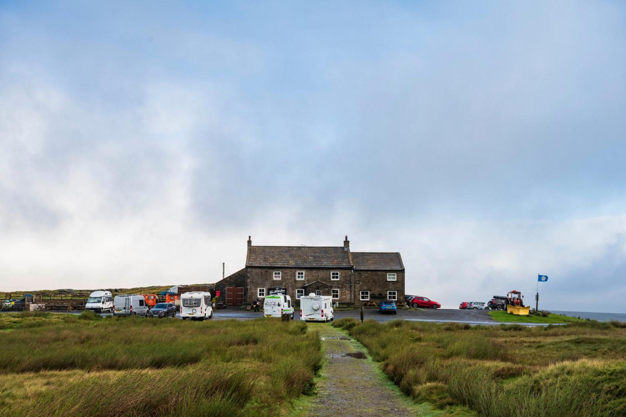The Tan Hill Inn Keld エクステリア 写真