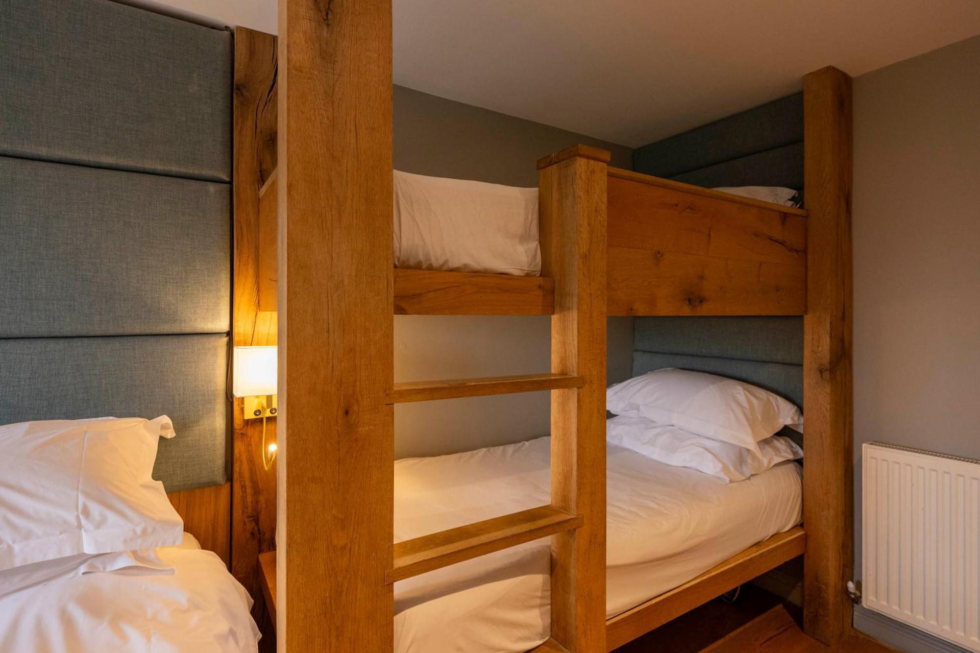 The Tan Hill Inn Keld エクステリア 写真