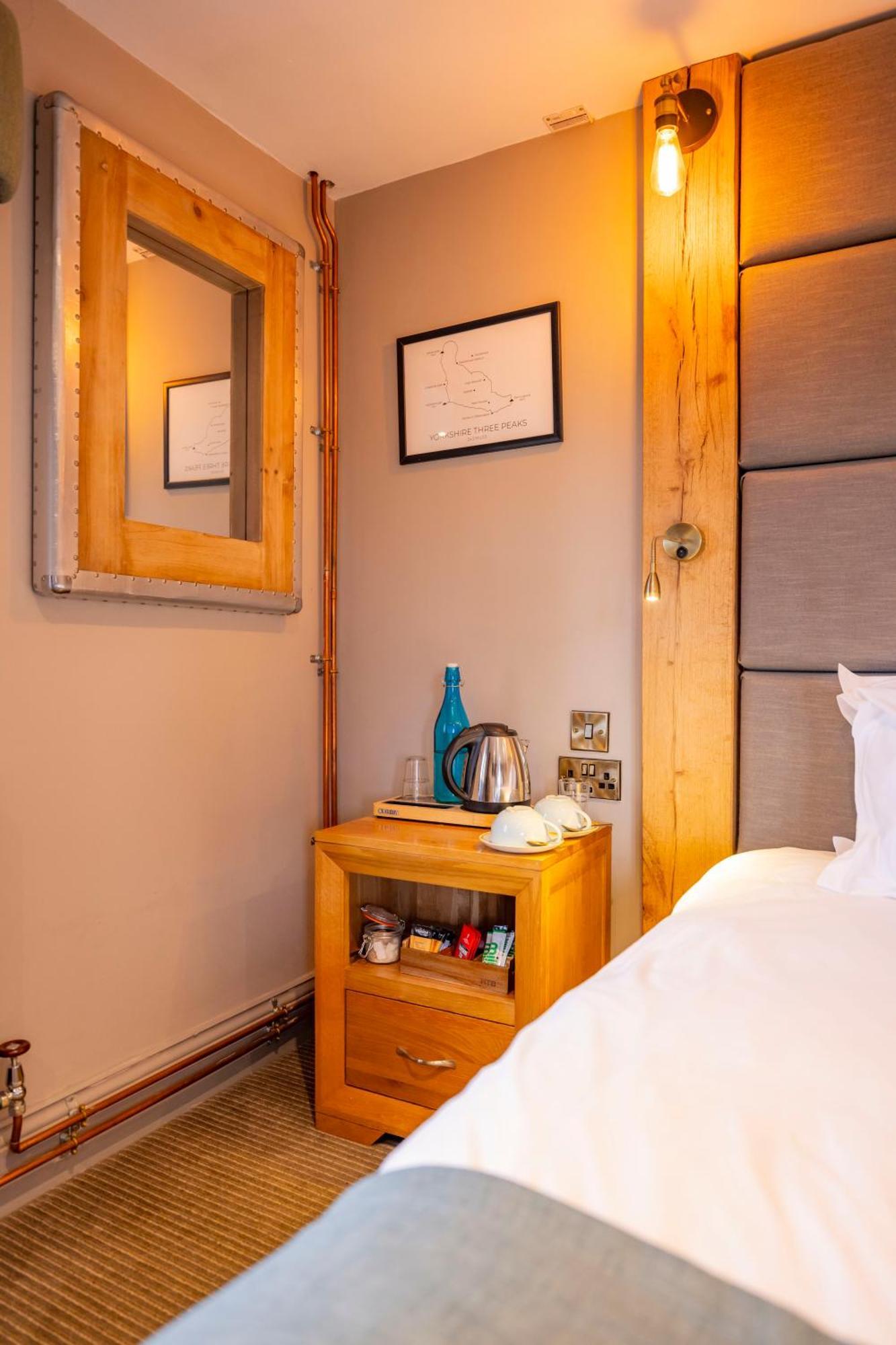 The Tan Hill Inn Keld エクステリア 写真