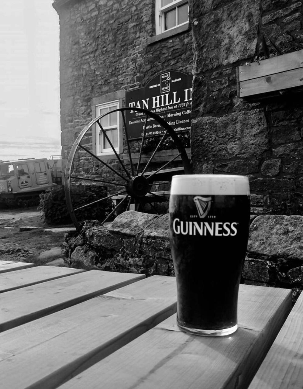 The Tan Hill Inn Keld エクステリア 写真